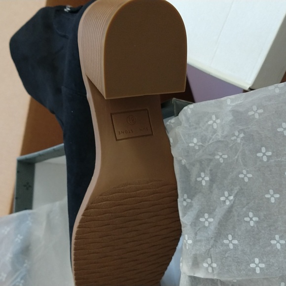 Block Heel Laceless Ankle Boots - Picture 4 of 8